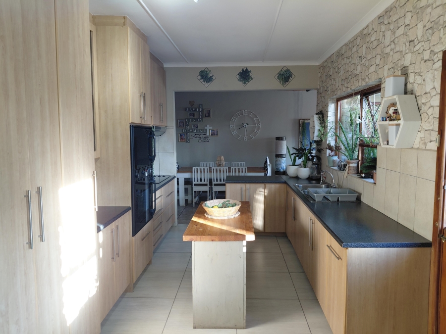 3 Bedroom Property for Sale in Strelitzia Park Eastern Cape